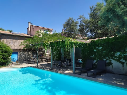 Peaceful green setting in Bezouce with pool.