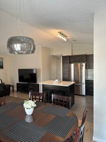 House in Riverbend gallery image 2