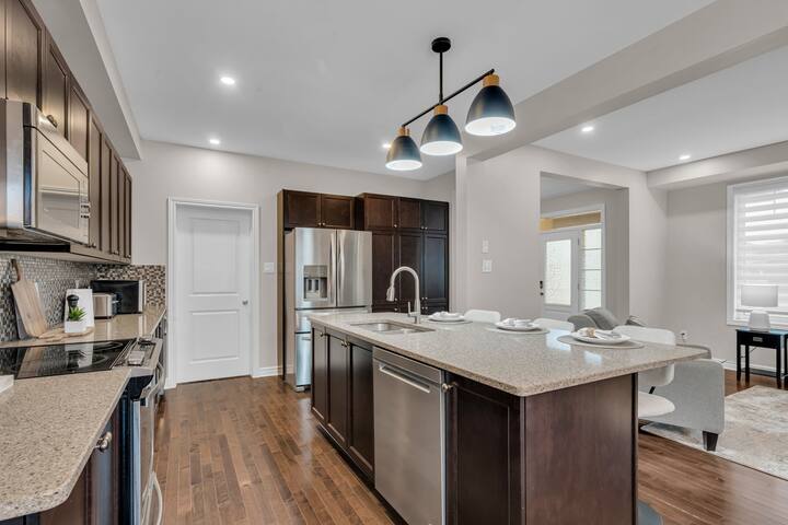 Luxurious and Beautiful, Ottawa gallery image 5