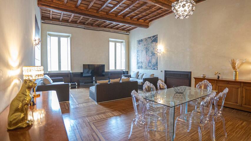 EasyTopStay -Piazza Venezia City View Charming Apt gallery image 2