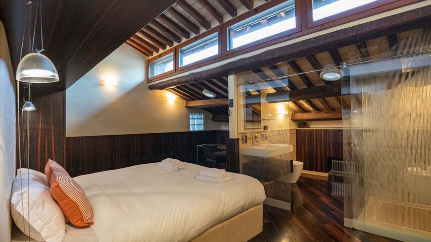 EasyTopStay – Piazza Venezia City View Penthouse gallery image 2