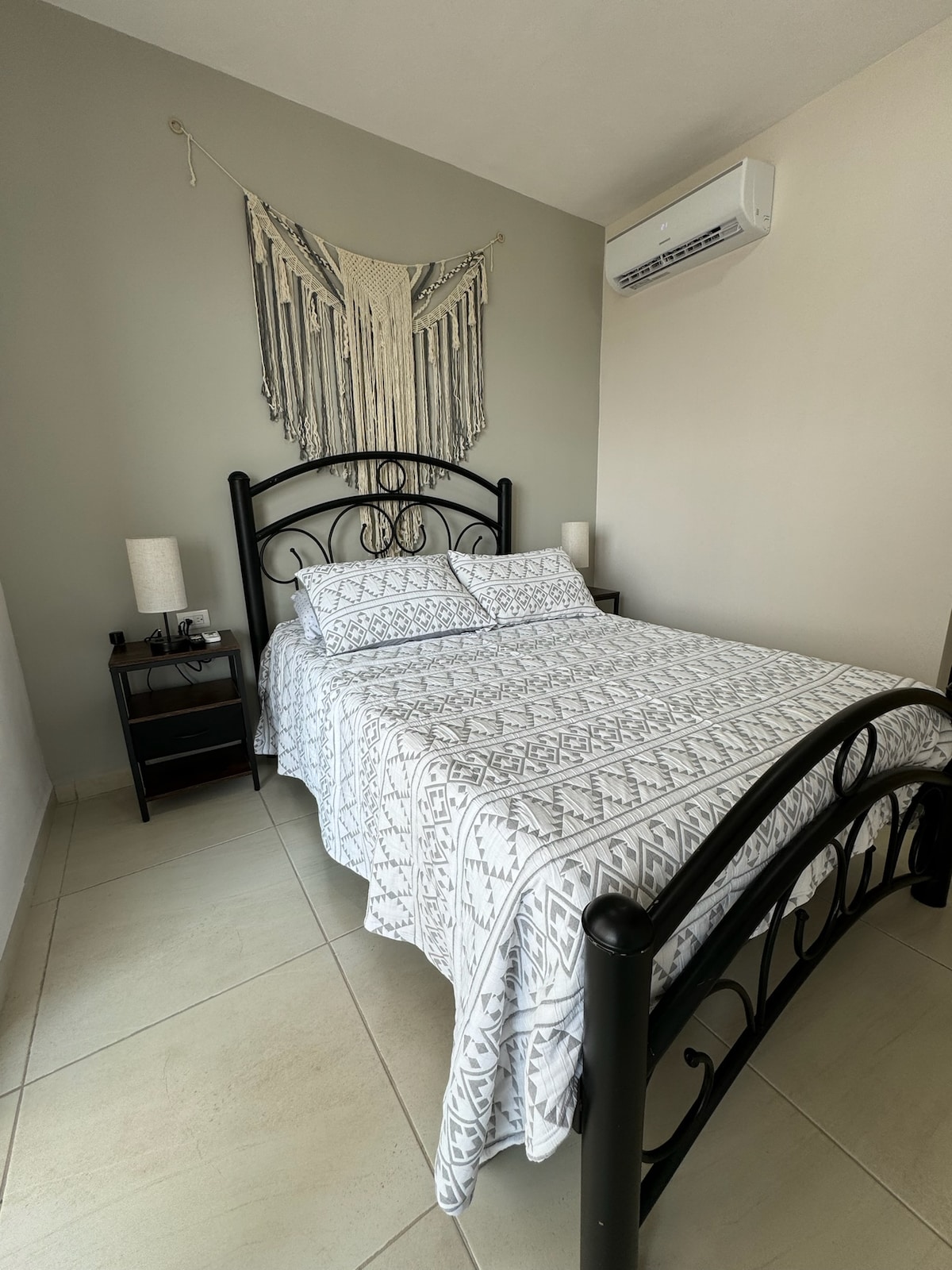 საძინებელი 1