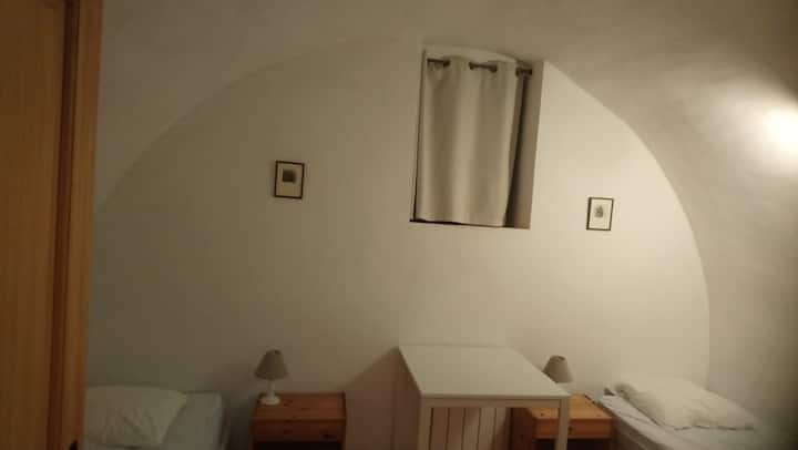 საძინებელი 1