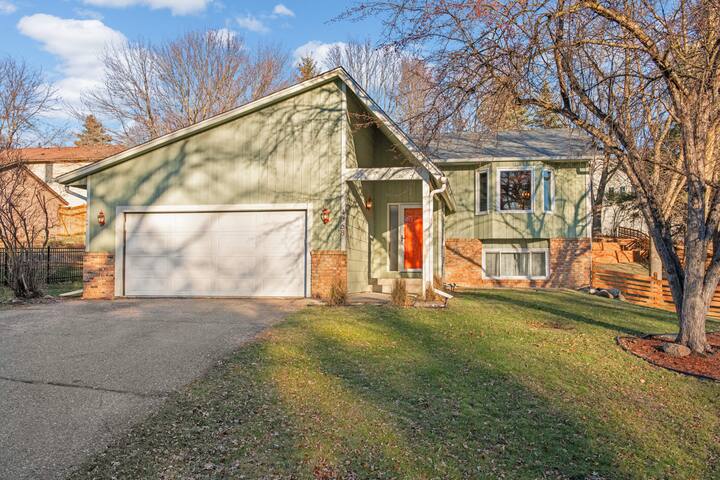 Family-Friendly 4-Bed Retreat gallery image 2