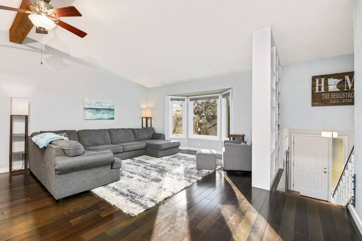 Family-Friendly 4-Bed Retreat gallery image 3