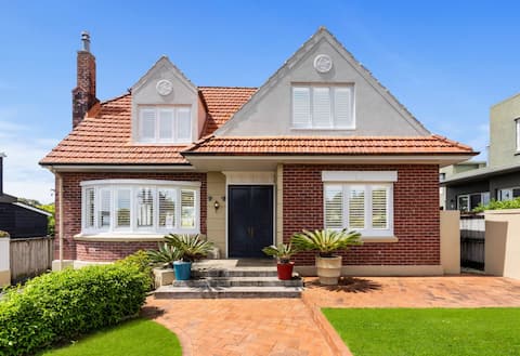 [ 3 min to beach ] garden view 4- bedroom villa