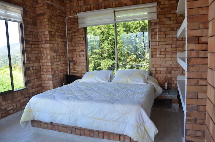 Бамбукова стая
Двойно легло + Единично легло
$ 90 000
