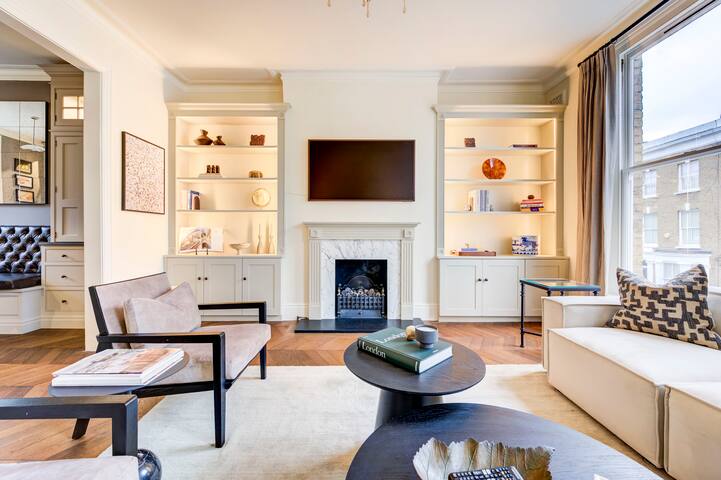 Classic Chelsea Townhouse gallery image 4