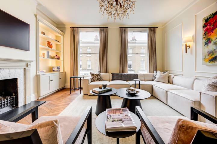 Classic Chelsea Townhouse gallery image 5