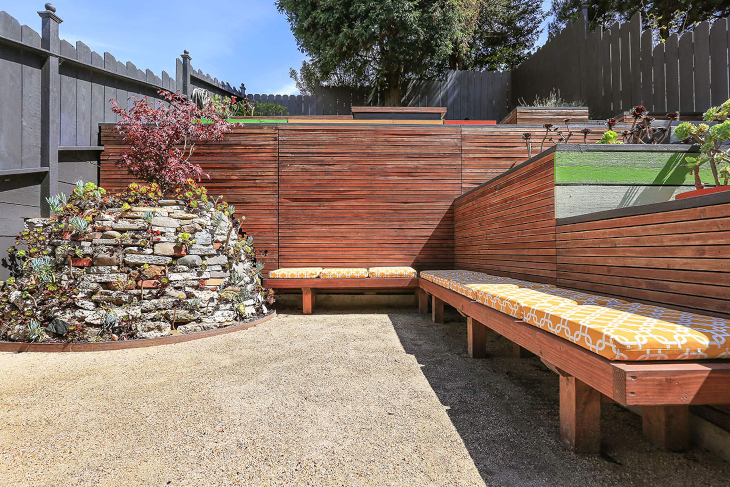 Home in San Francisco · ★5.0 · 2 bedrooms · 2 beds · 2 baths - Image 23