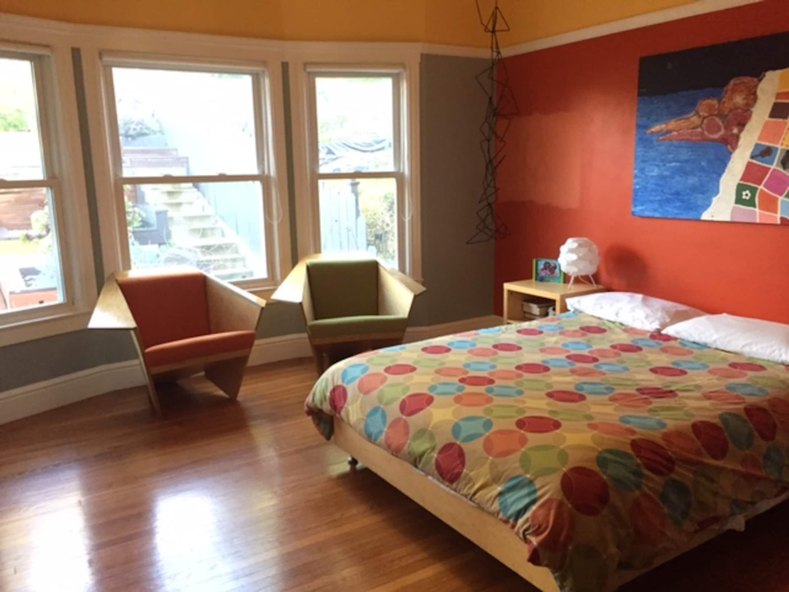 Home in San Francisco · ★5.0 · 2 bedrooms · 2 beds · 2 baths - Image 4