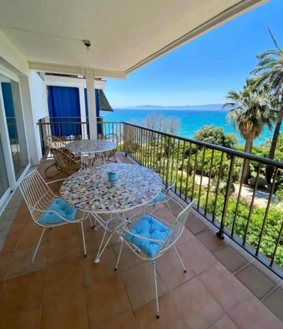 Beach and Sunset View AC Cap Salou