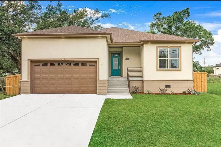 Gorgeous Hideout Minutes From Superdome/Downtown gallery image 2