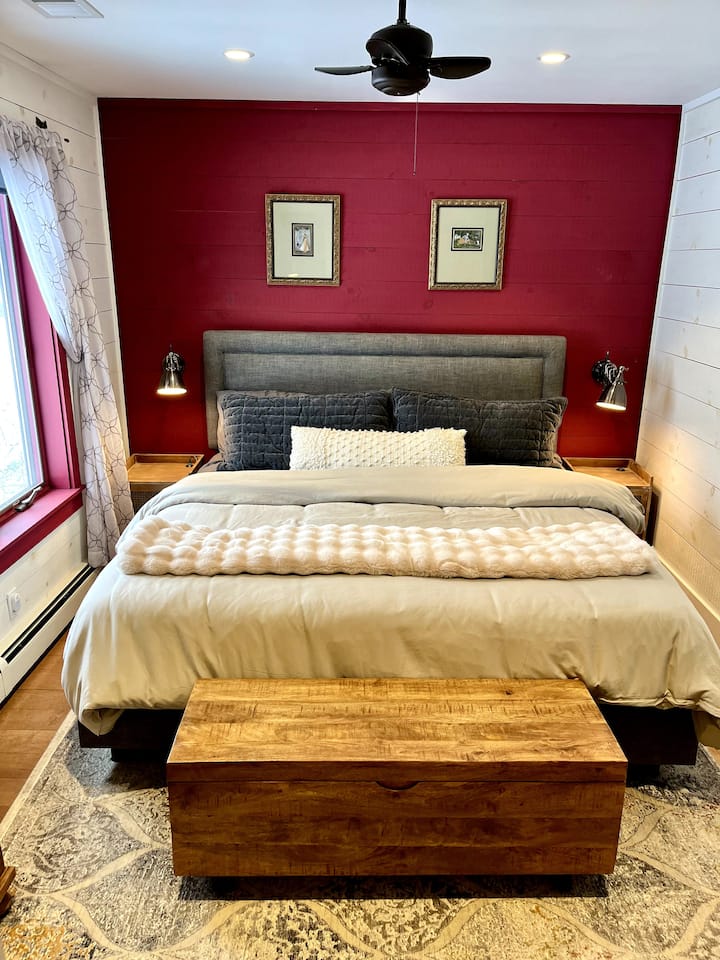 BR 1: bračni krevet s pogledom na voćnjak jabuka