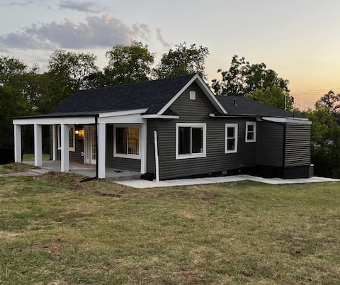 The Monkeytail. King size bed.