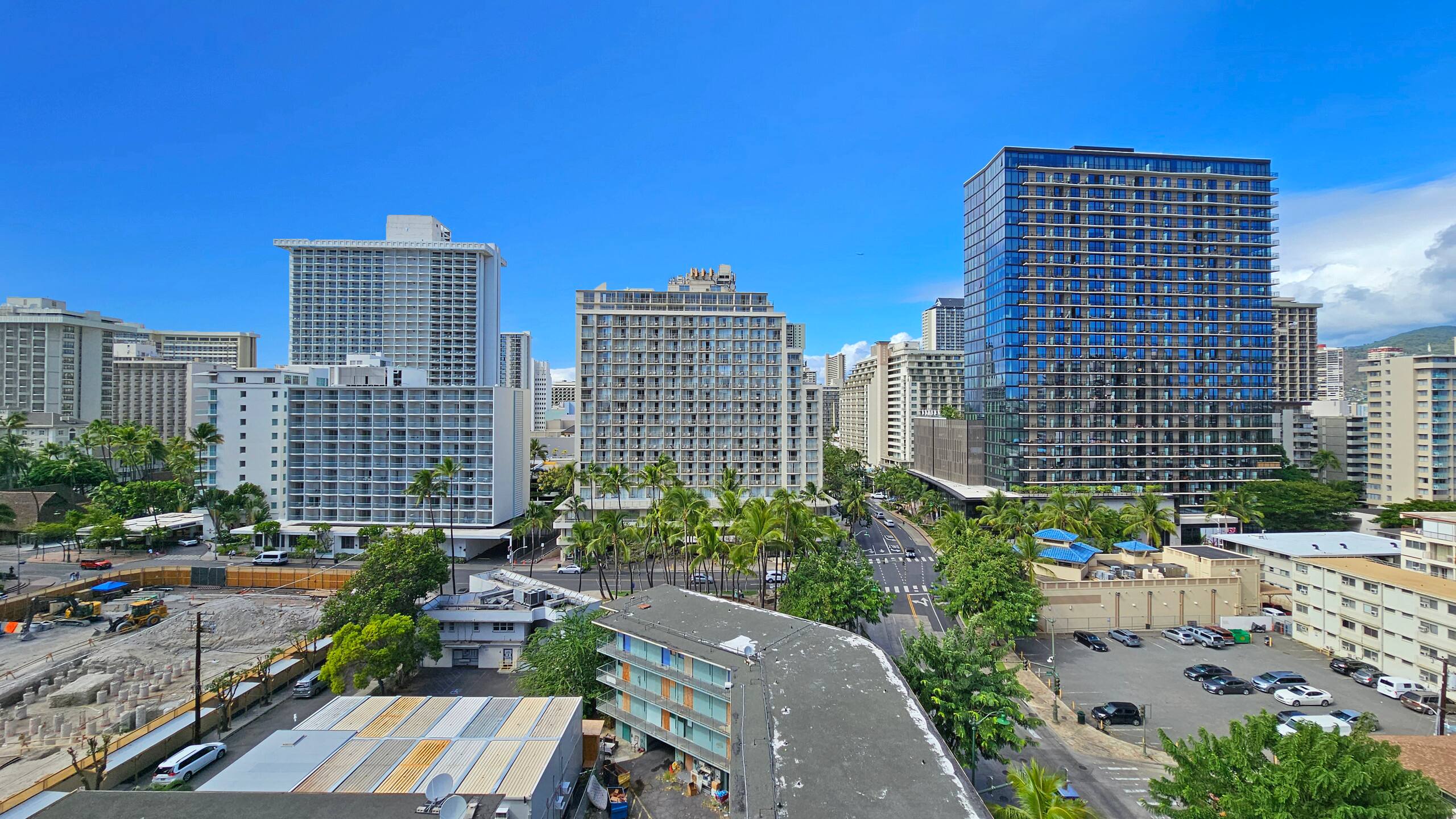 BMB 1205 Waikiki Queen Studio - Image 25