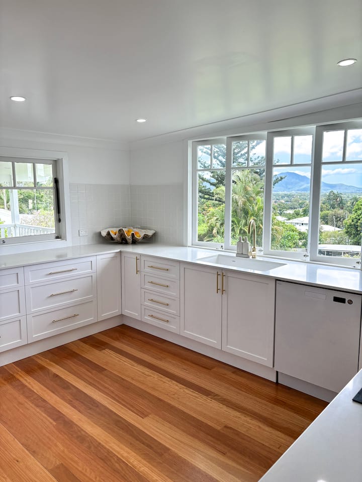 House On The Range - Rockhampton