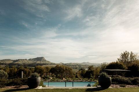 Tuki Views House with Pool and Spa