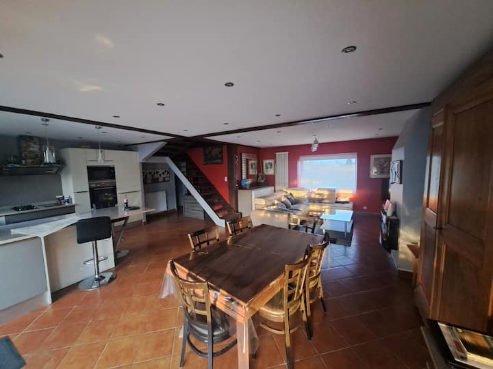 Maison Meublée, Campagne, Calme Location Au Mois - Bourgoin-Jallieu