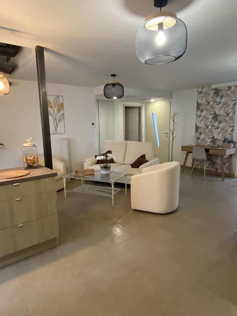 "La Pablela" house with pool and hot tub