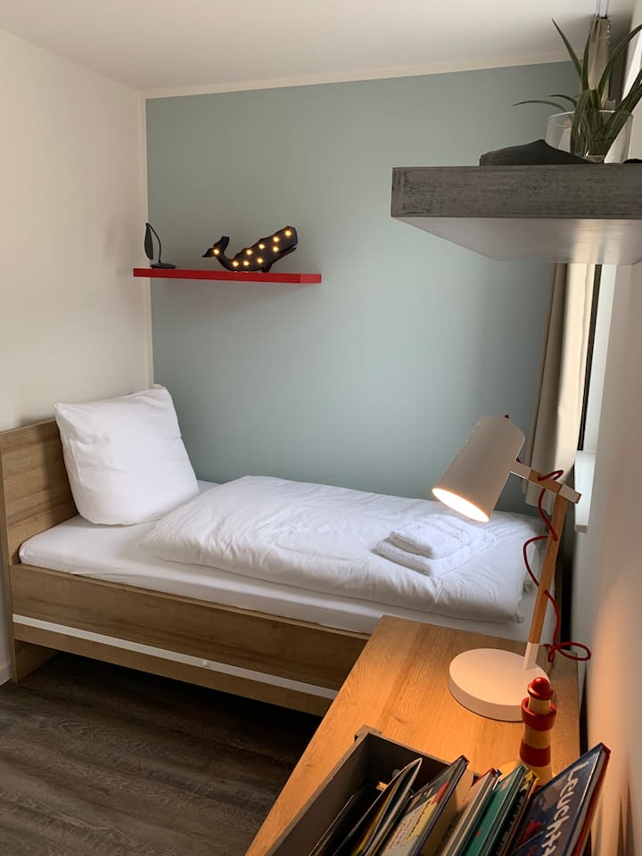 Djeca u spavaćoj sobi 1. kat