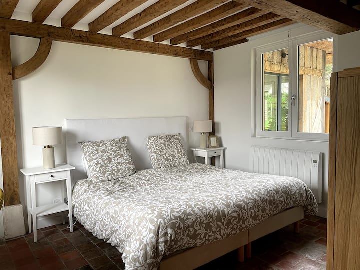 Im Erdgeschoss befindet sich das Elternschlafzimmer, Kingsize-Bett