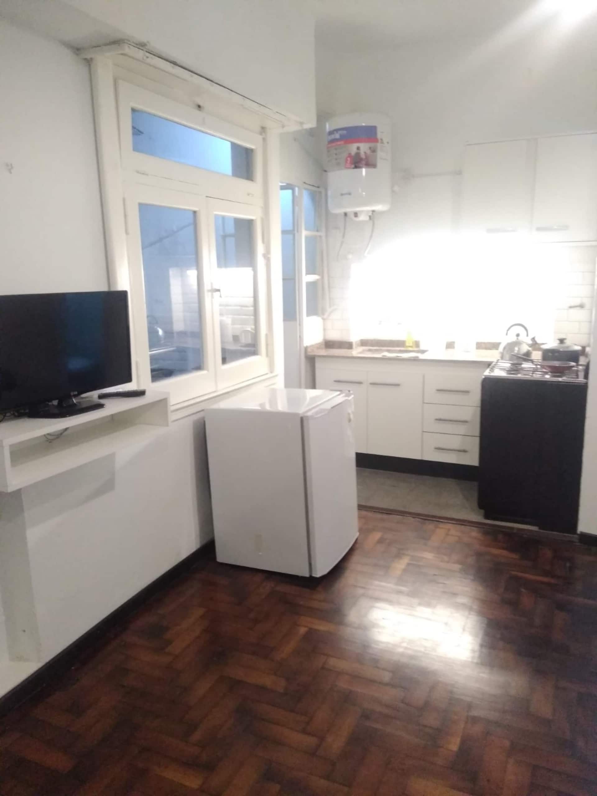 Kitnet no térreo em Flores