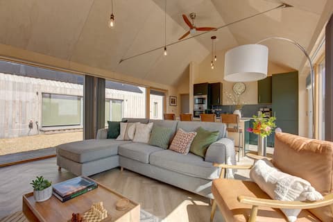 Successful Airbnb property: Woodlark Lodge at The Old Woodyard, Docking in Docking
