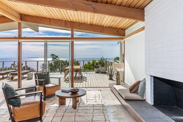 The Hideaway Beach House by Stay Awhile Villas gallery image 3