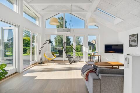 Modern cottage with sea view