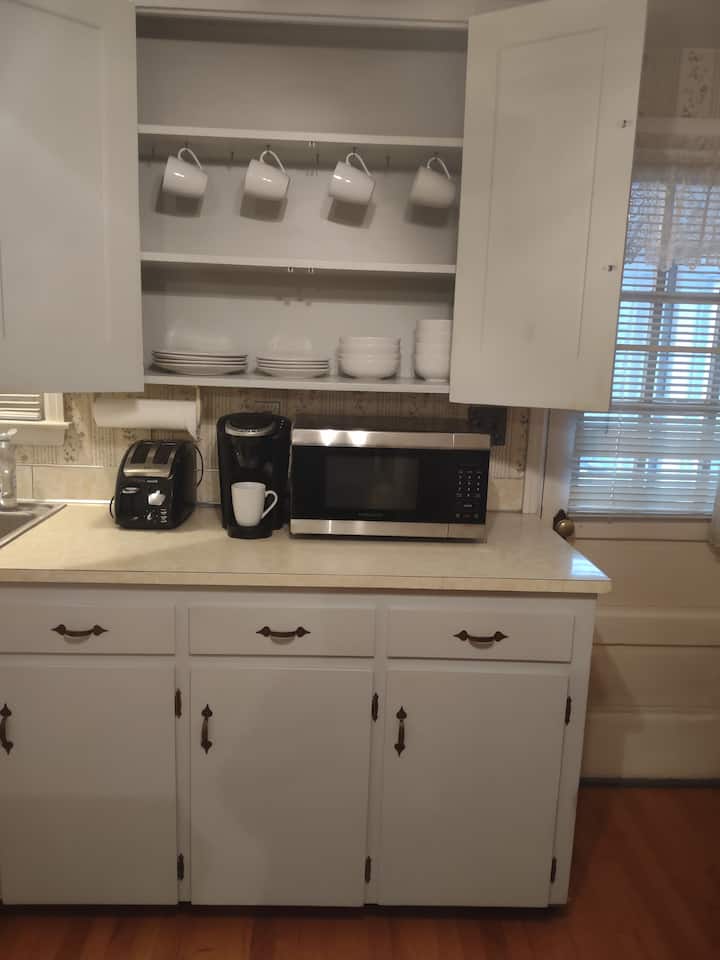 Light & Airy Private Studio - Full Kitchen - Leominster State Forest, Westminster