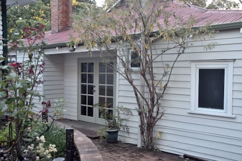 Serenity House Pemberton (Cottage & Wellness Spa)