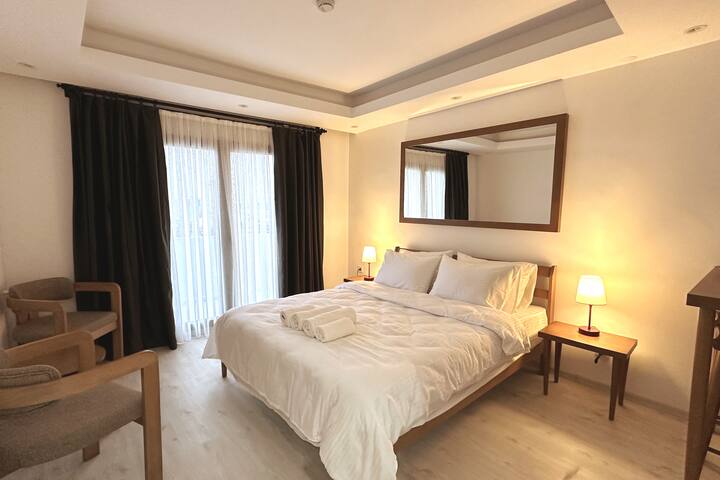 Nostalgia Hotel managed Airbnb listing 2