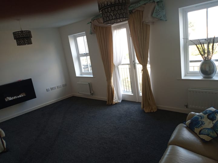 Single Room In Large Townhouse - Chelmsford
