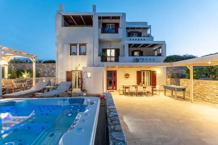 Villa with Private Pool and Jacuzzi Naxos gallery image 5