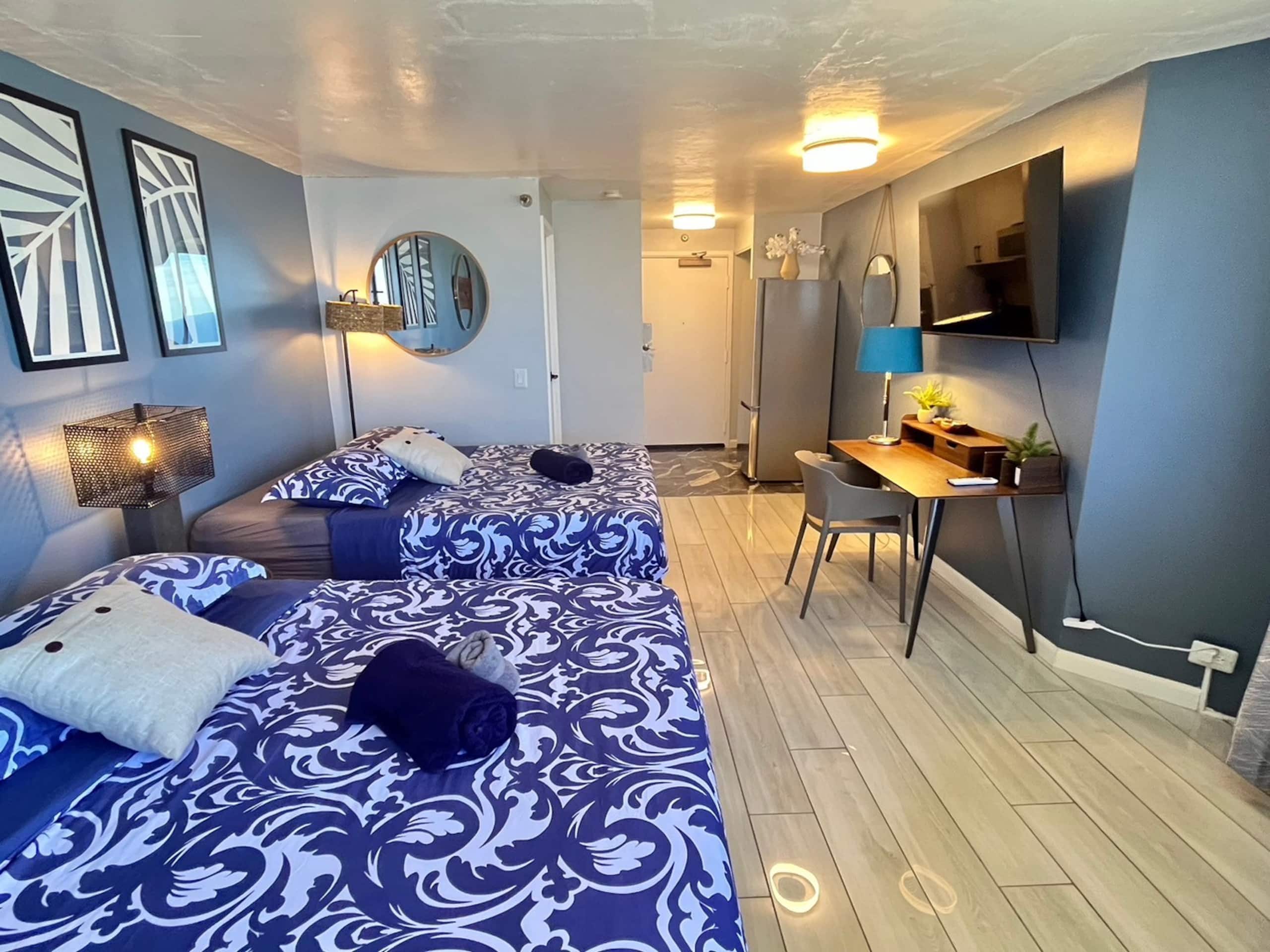 Condo in Honolulu · ★4.83 · 1 bedroom · 2 beds · 1 private bath - Image 12