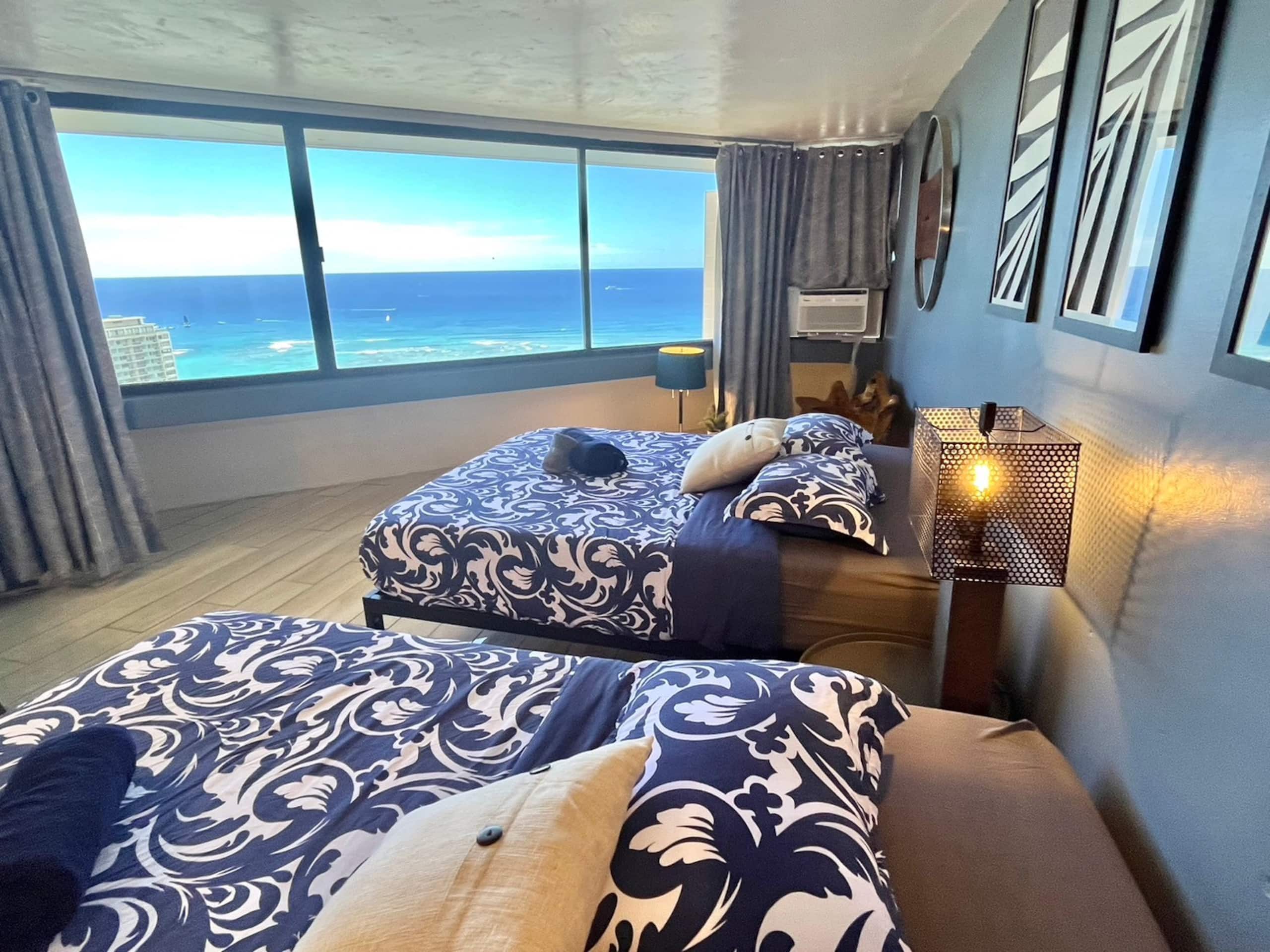 Condo in Honolulu · ★4.83 · 1 bedroom · 2 beds · 1 private bath - Image 16