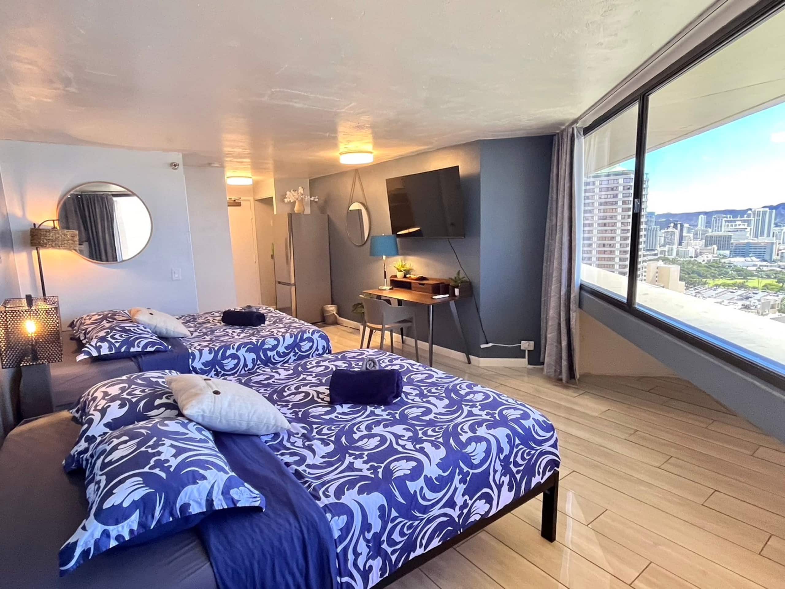 Condo in Honolulu · ★4.83 · 1 bedroom · 2 beds · 1 private bath - Image 18
