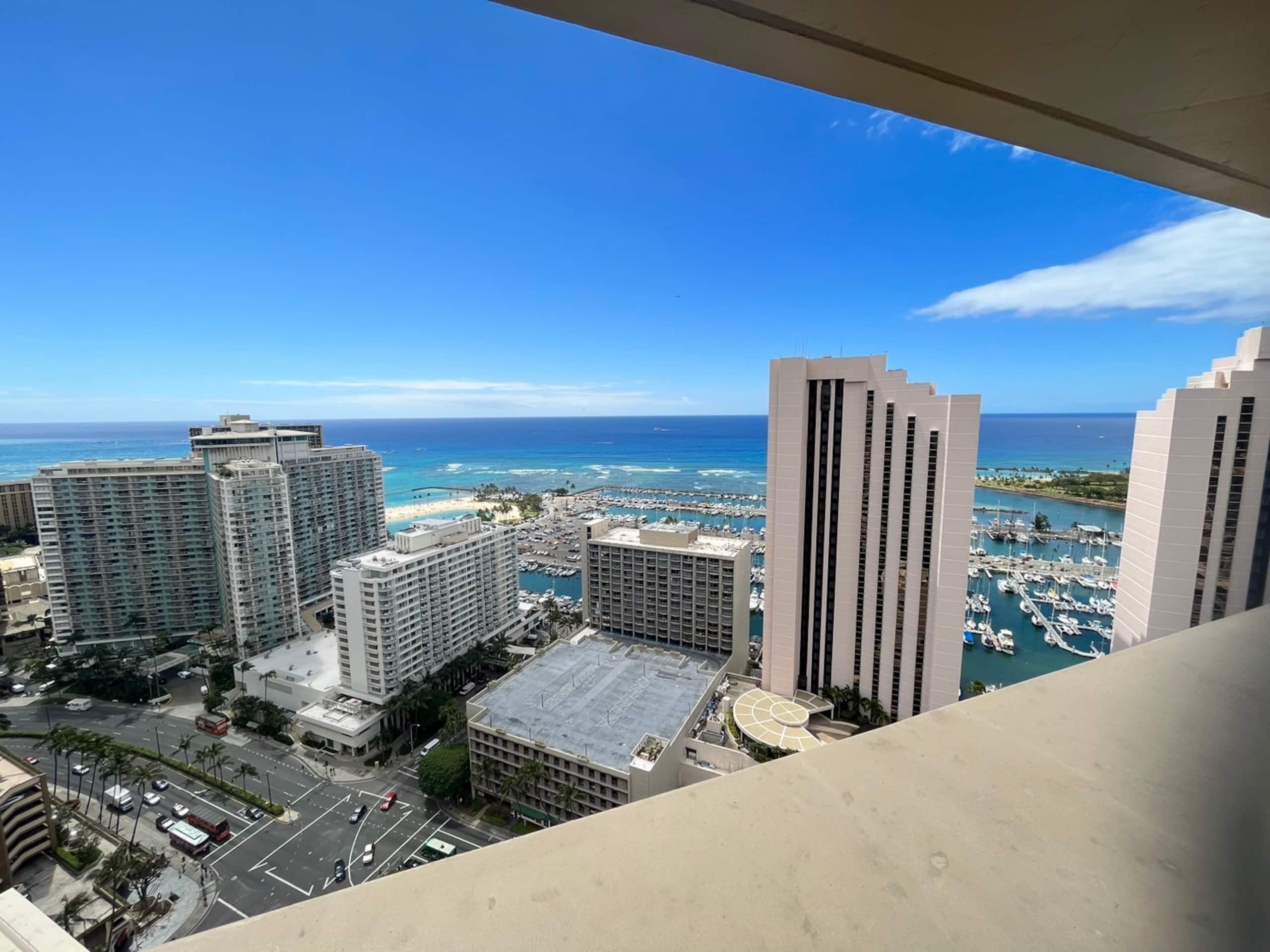 Condo in Honolulu · ★4.83 · 1 bedroom · 2 beds · 1 private bath - Image 40