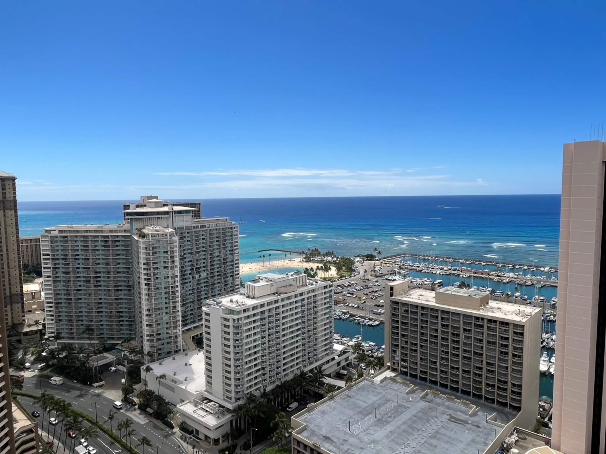 Condo in Honolulu · ★4.83 · 1 bedroom · 2 beds · 1 private bath - Image 41