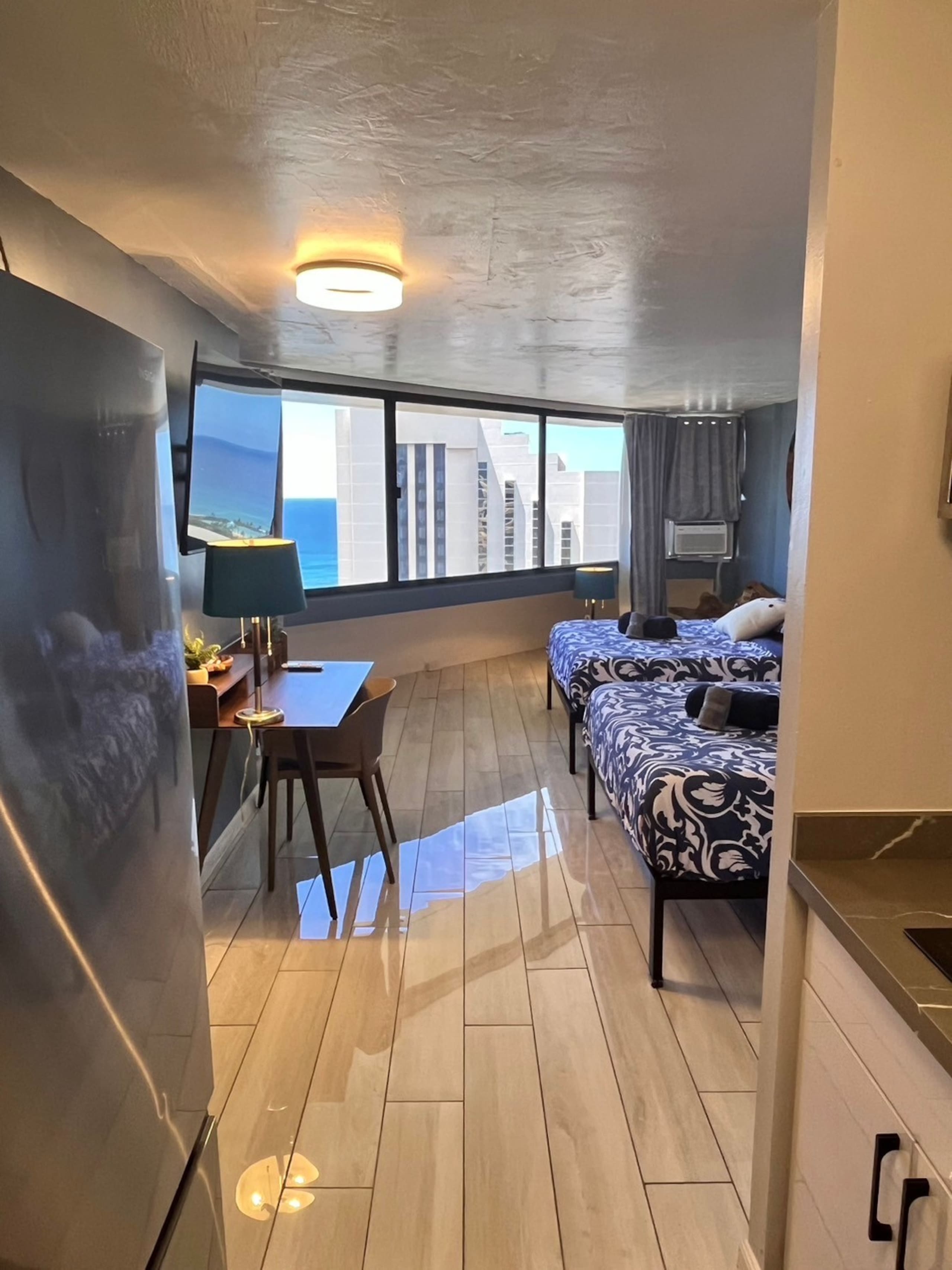 Condo in Honolulu · ★4.83 · 1 bedroom · 2 beds · 1 private bath - Image 23