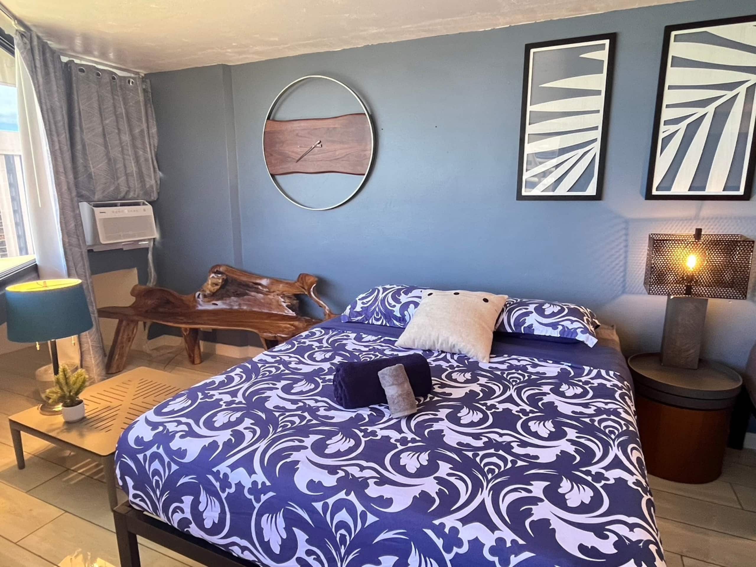 Condo in Honolulu · ★4.77 · 1 bedroom · 2 beds · 1 private bath - Image 14