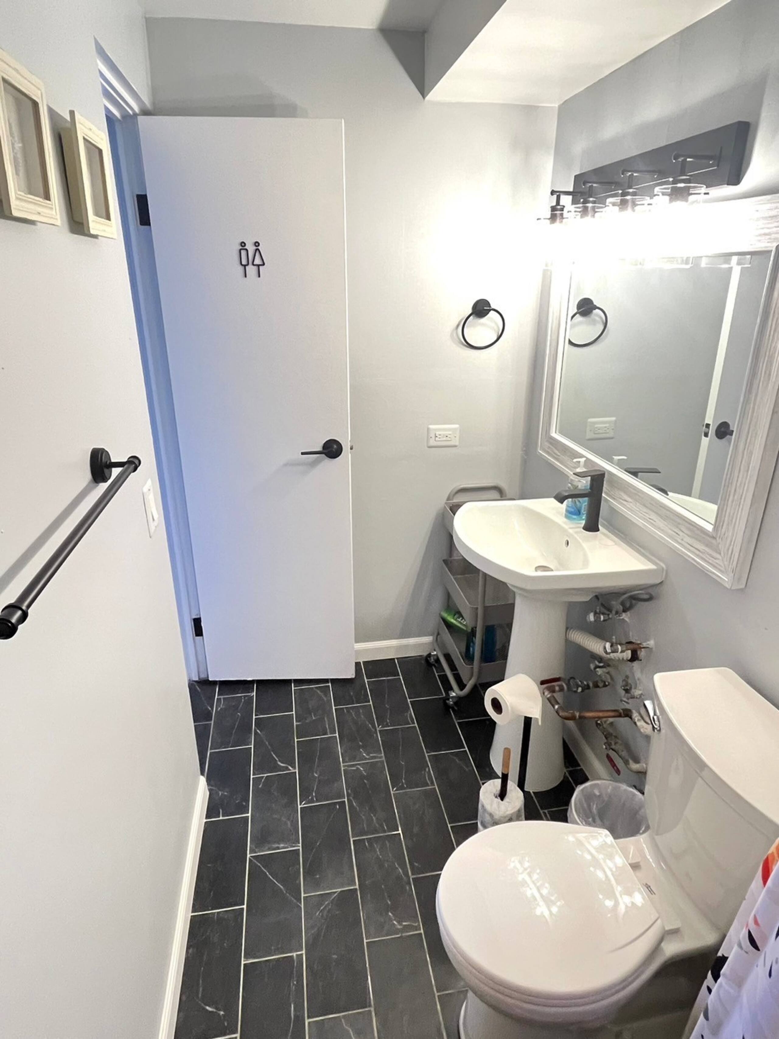 Condo in Honolulu · ★4.77 · 1 bedroom · 2 beds · 1 private bath - Image 34