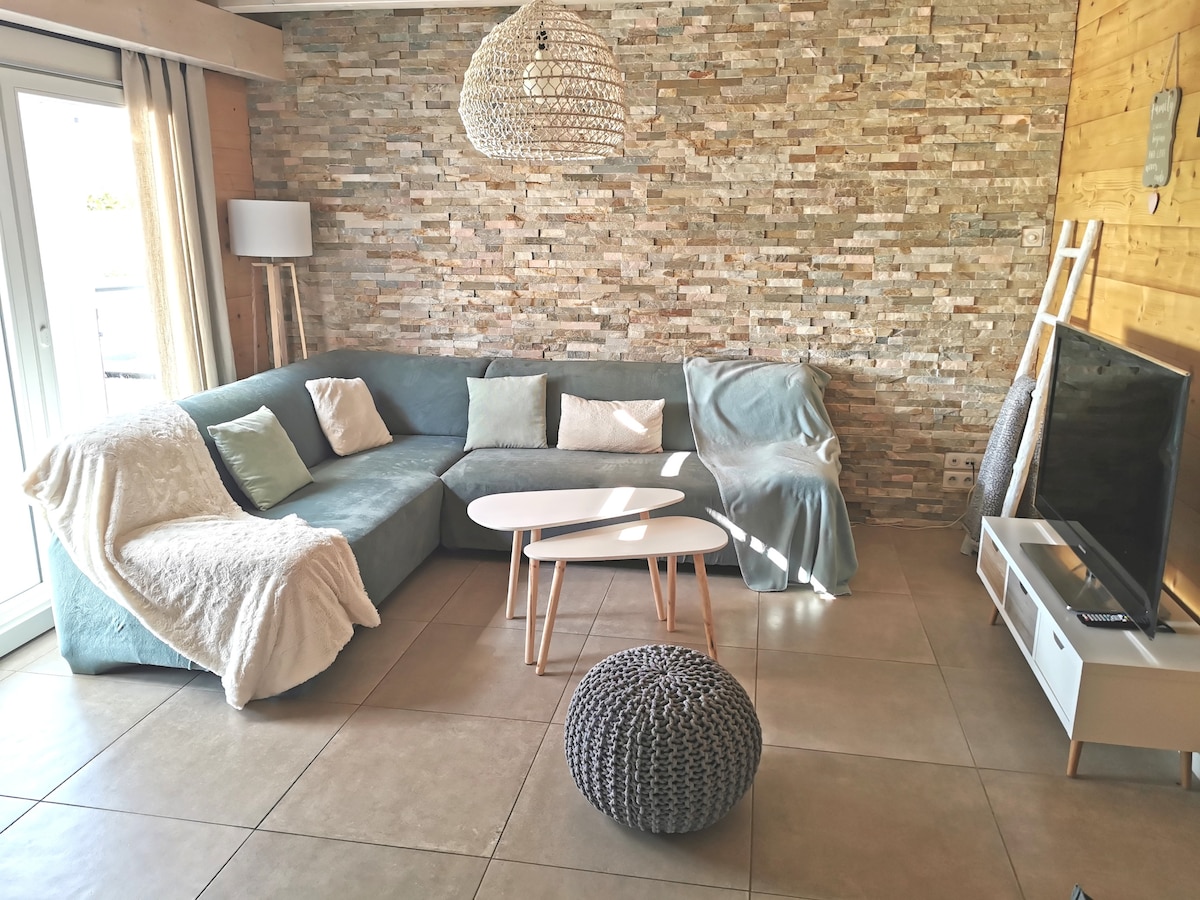 ✨ Un séjour spacieux et chaleureux, idéal pour se détendre et partager de bons moments ✨ 