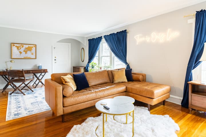Bright & Modern 2 Bedroom APT