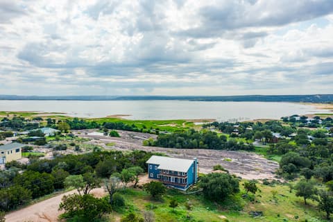 6b/4.5b Pool w lake views, 3 acres, lake access