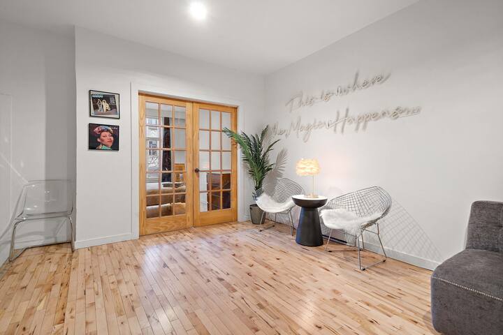 Playful 3BR Oasis for 11 gallery image 3