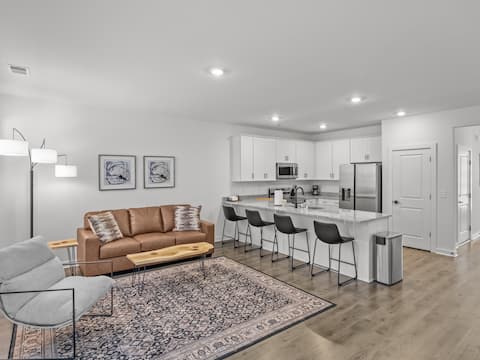 *Mid-Century Modern Townhouse*