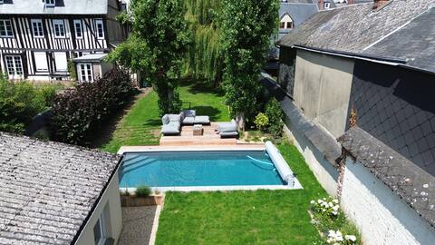 House in the heart of Bernay with garden