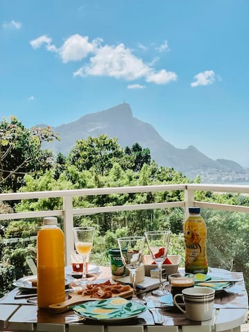 Alto Leblon Oasis: Modern Luxury & Iconic Views